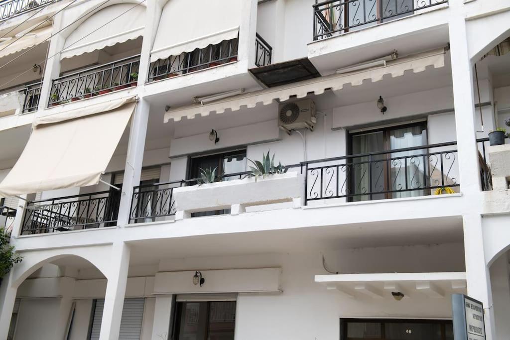 Markopoulosapartments Nea Moudania Exterior photo